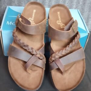 Mountain Sole Genuine Leather Women's Tan Sandals